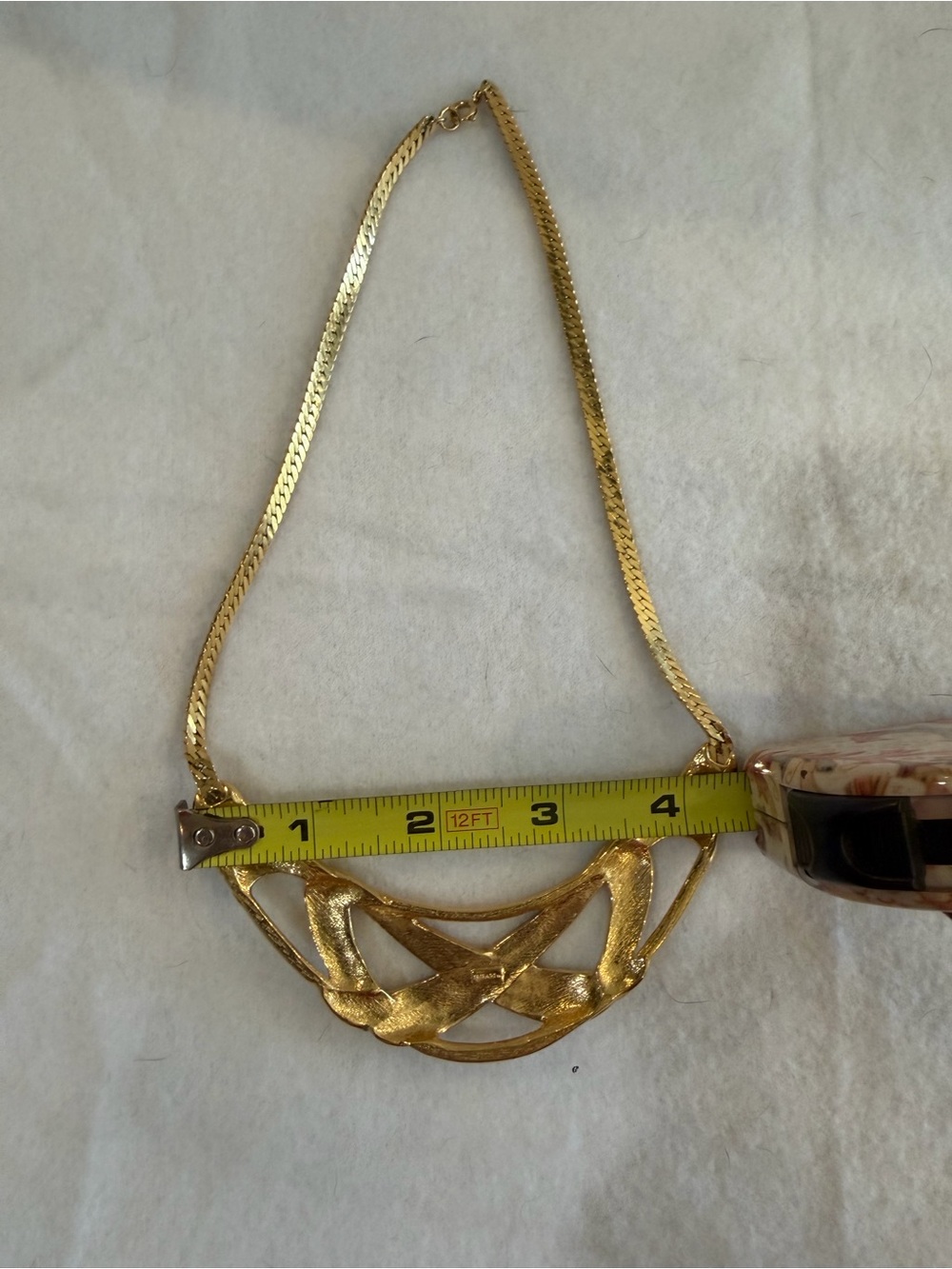 Vintage Trifari Gold-Tone Interlocking Ribbon Link Statement Necklace - Picture 7 of 7